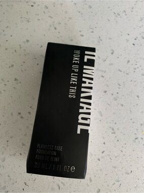 IL MAKIAGE Flawless Base Foundation - Black
